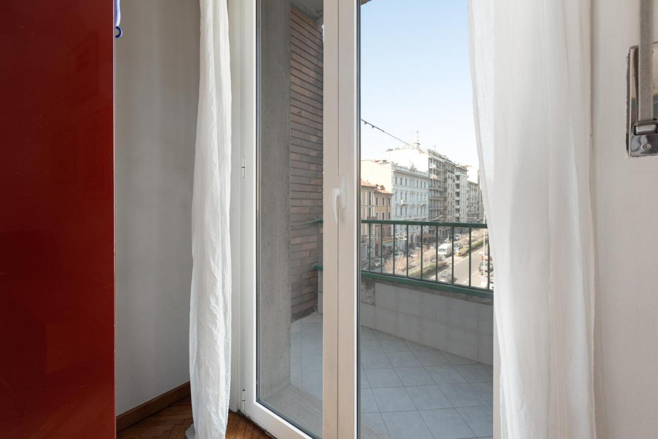 Apartment With Balcony - 50 M Far From M1 Pasteur Milão Exterior foto