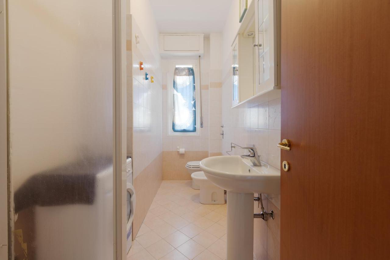 Apartment With Balcony - 50 M Far From M1 Pasteur Milão Exterior foto